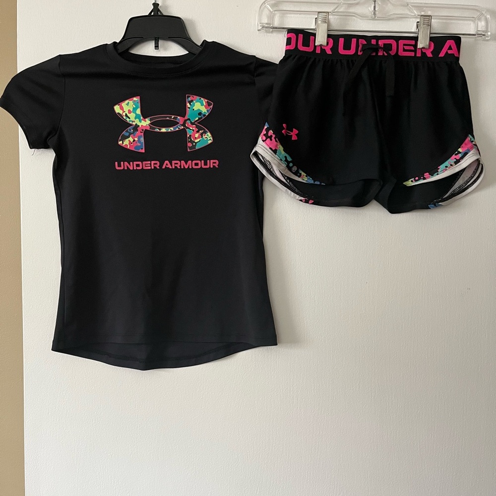 Girl’s Under Armour Black T-Shirt and Shorts Set